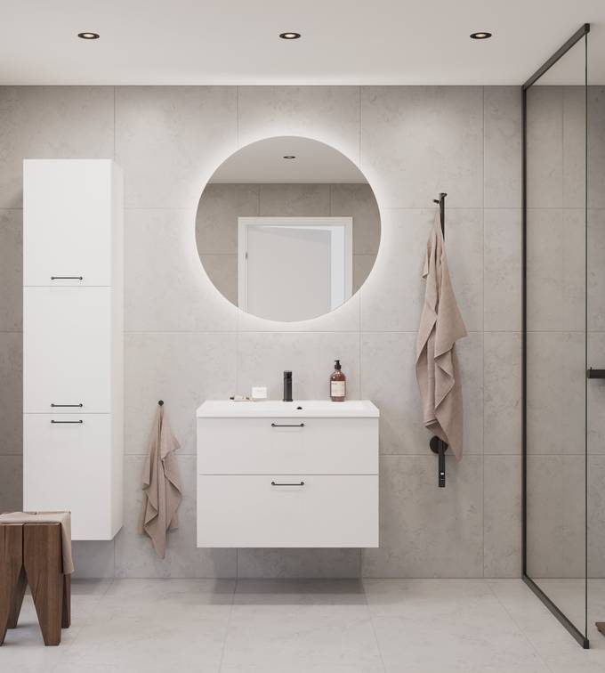 Baderomsmøbler med hvite fronter og rene klare former og sort håndtak, sort kran og dusj.