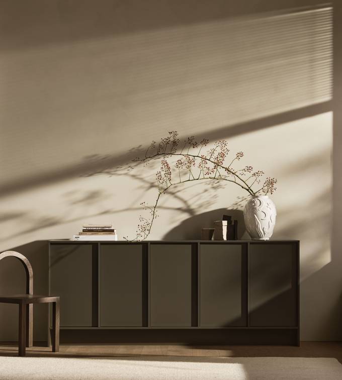 I samarbeid med designeren Lotta Agaton har vi skapt kjøkkenkonseptet Varm minimalisme – en skandinavisk tolkning av minimalisme som forener enkelhet, kreativitet og varme i en tidløs stil.