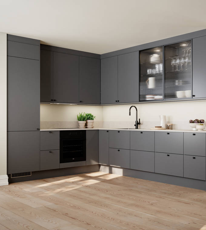 Vidde har et tidløst og minimalistisk design. Modellens enkel og rene formspråk gjør den velegnet for høye skapløsninger som gir god plassutnyttelse.