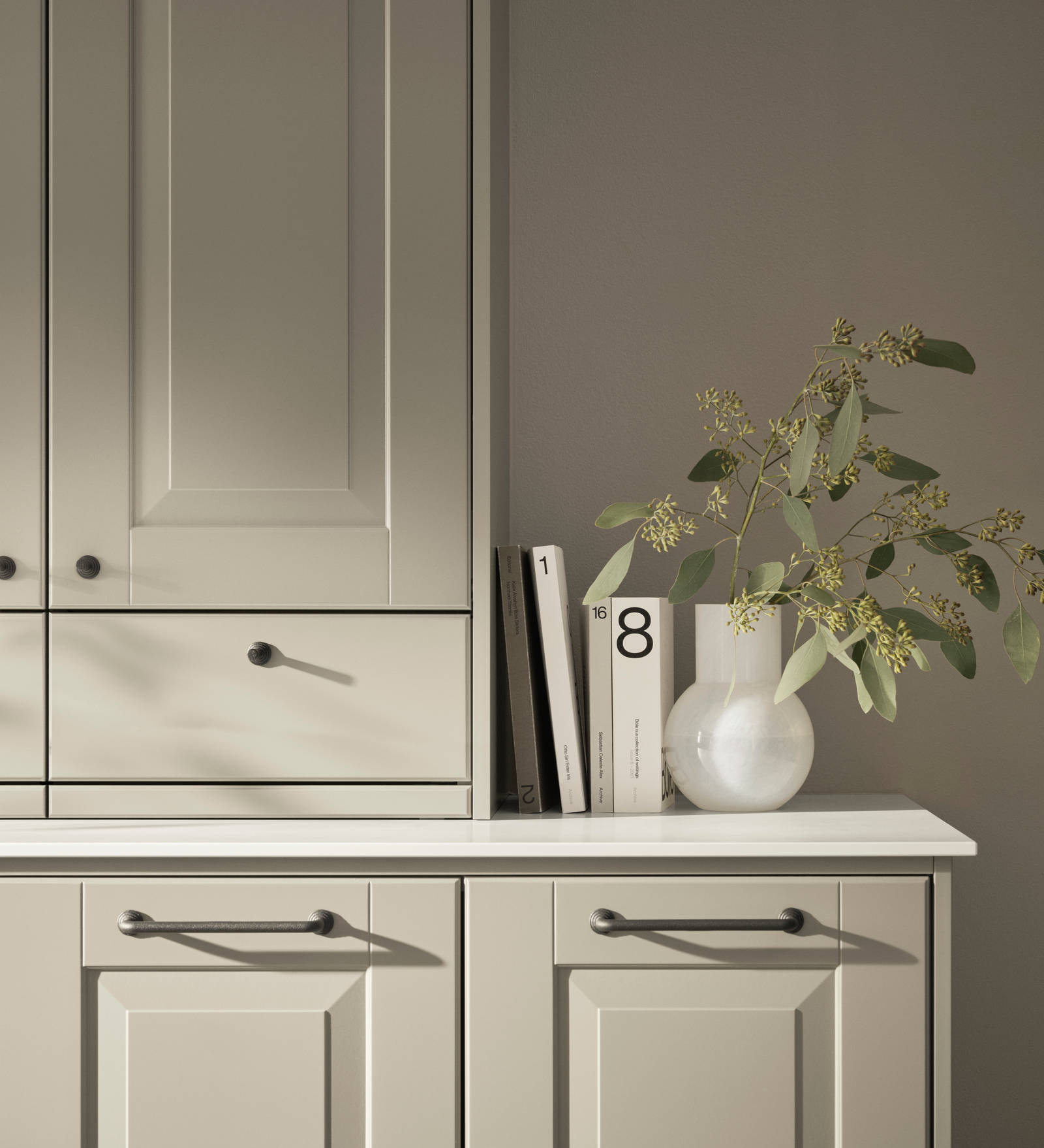 Marbodal Lindö - kök - kökslucka i kulören frö. Bänkskiva i kvartskomposit Concrete