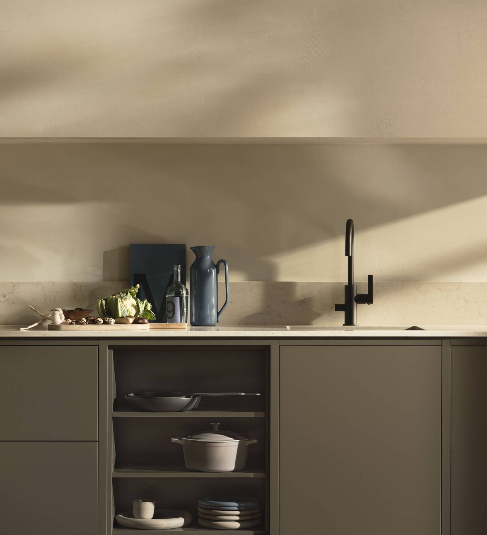 Lämmin minimalismi - Avohyllyt.