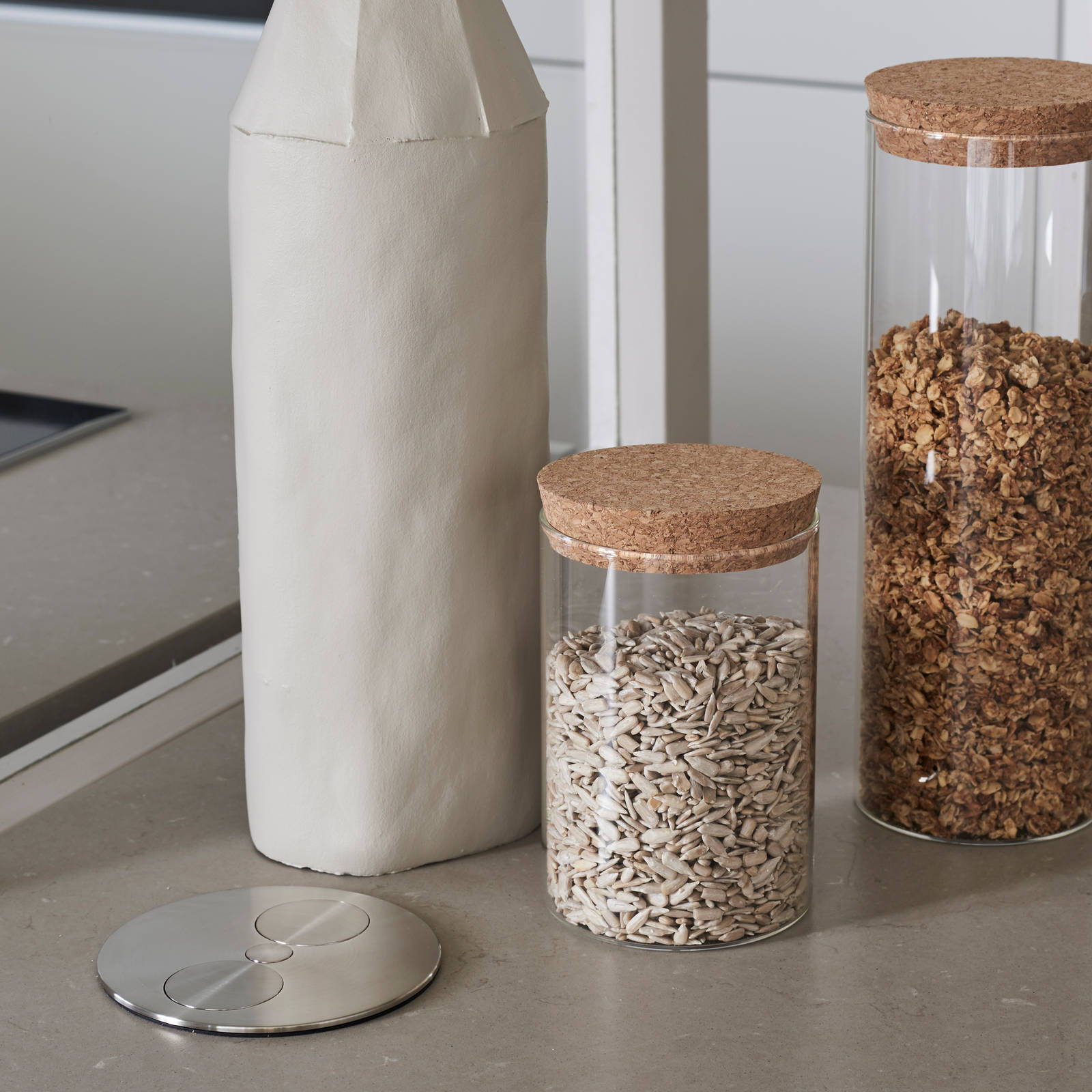 Marbodal - eluttag Twist. Dölj uttagen med stil. Praktiskt eluttag i snygg rostfri design.