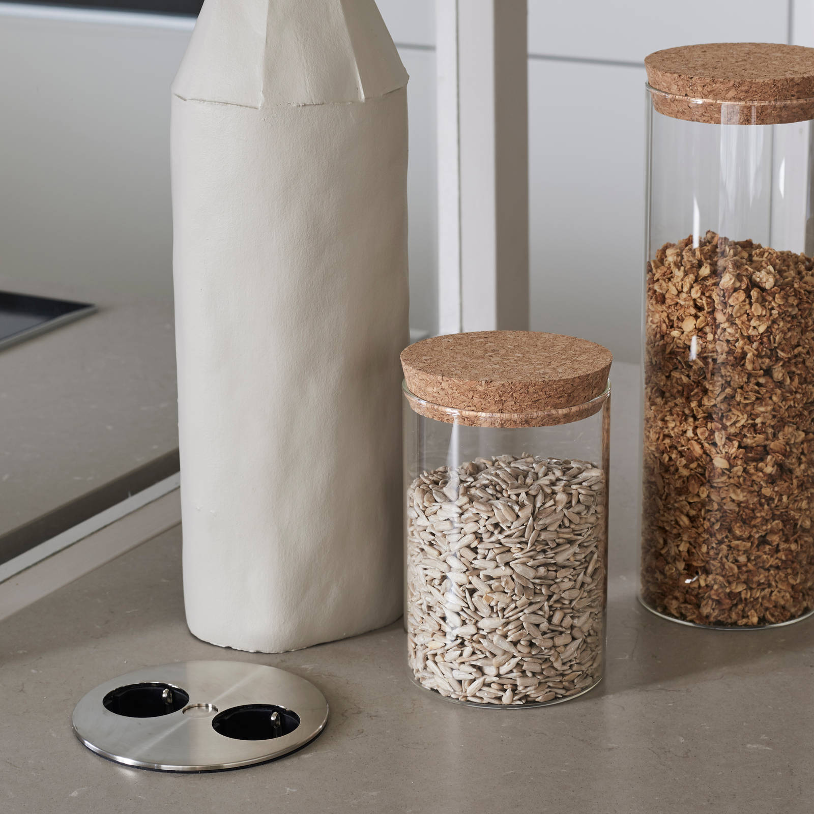 Marbodal - eluttag Twist. Dölj uttagen med stil. Praktiskt eluttag i snygg rostfri design.