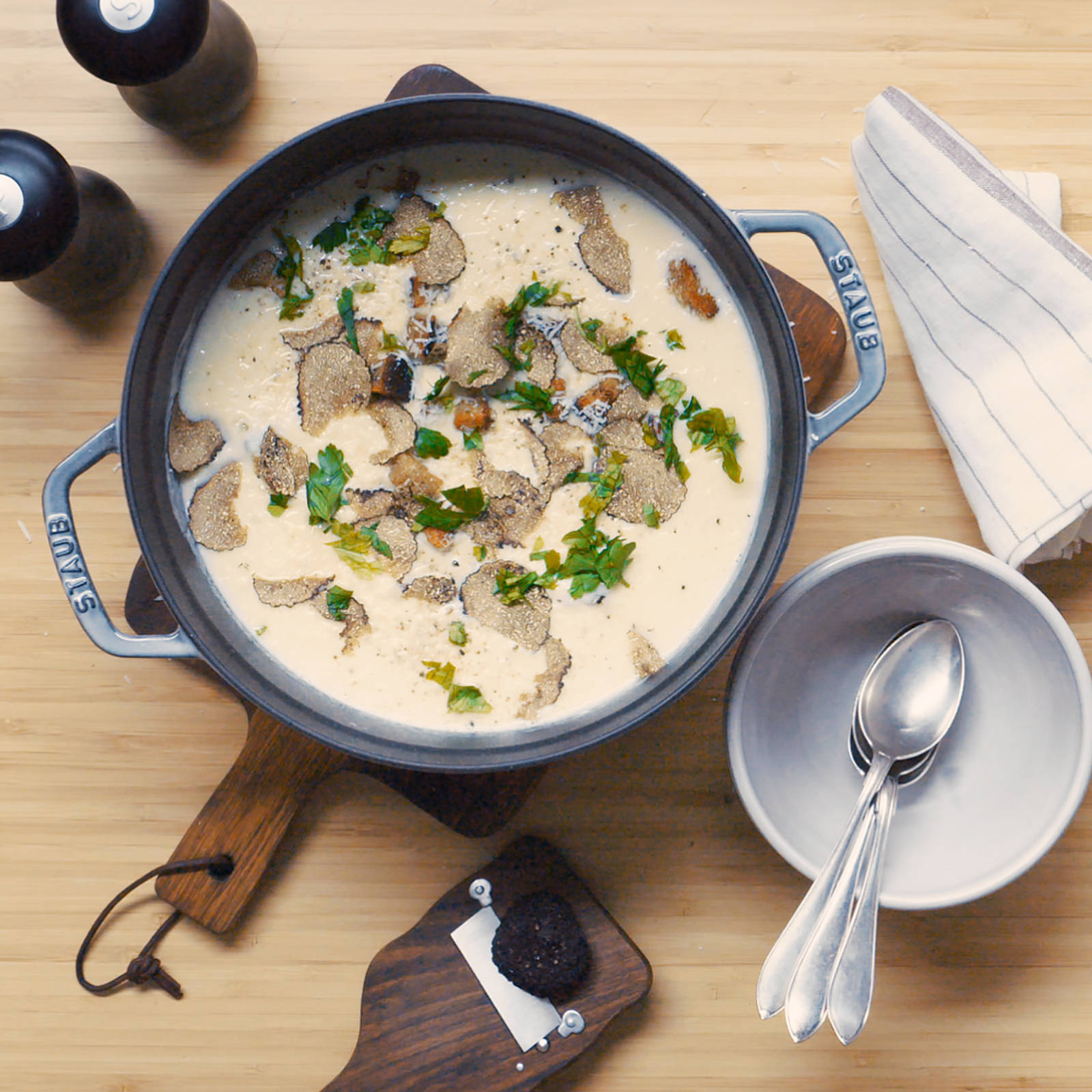 Marbodal recept - Middag på 1 platta - Jordärtsskockssoppa