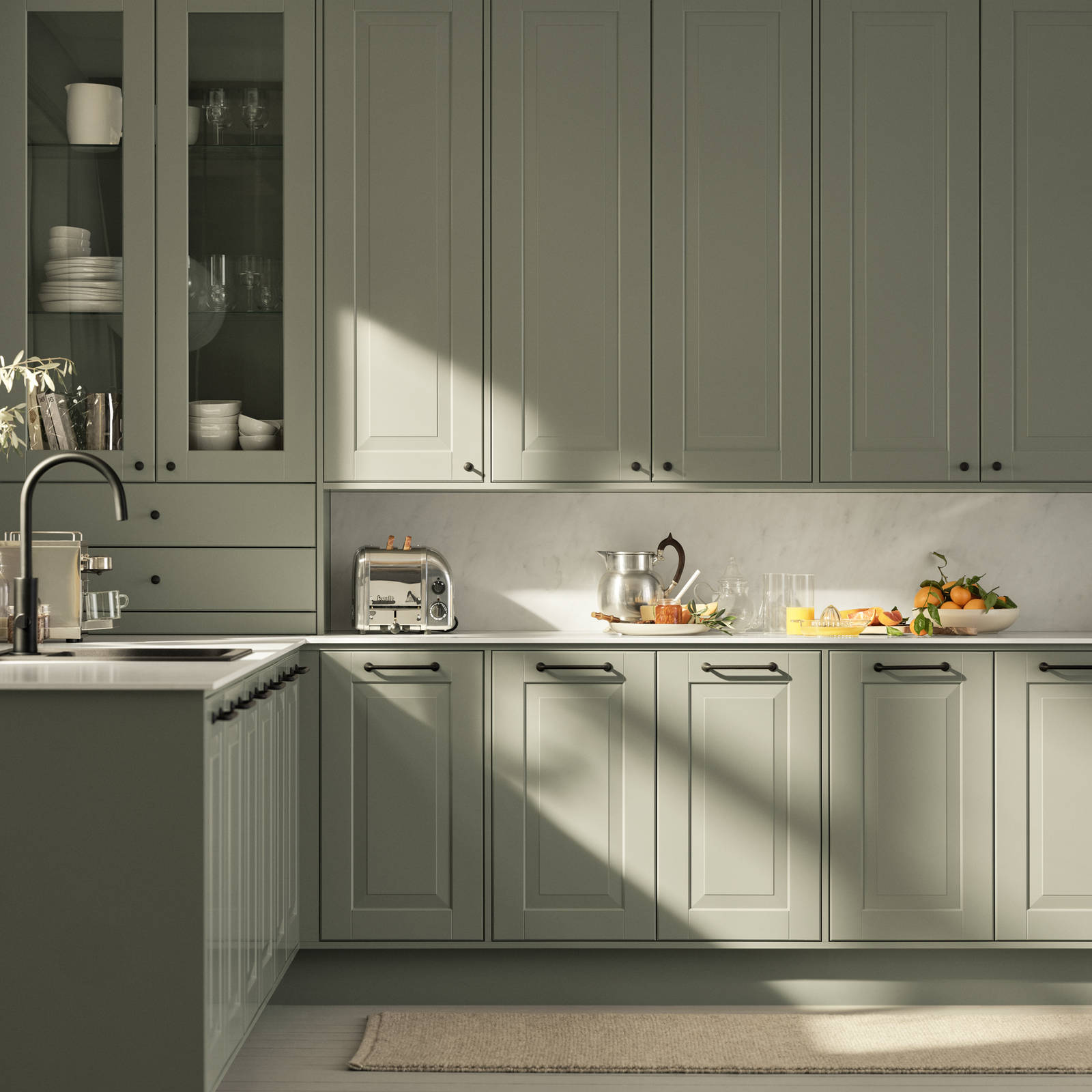 Eksklusivt tradisjonskjøkken med herskapelig preg. Klassiske speilfronter med fylling og markerte profilspor som gir dybdevirkning og skyggespill. Herregaard leveres med fronter i MDF eller eik.