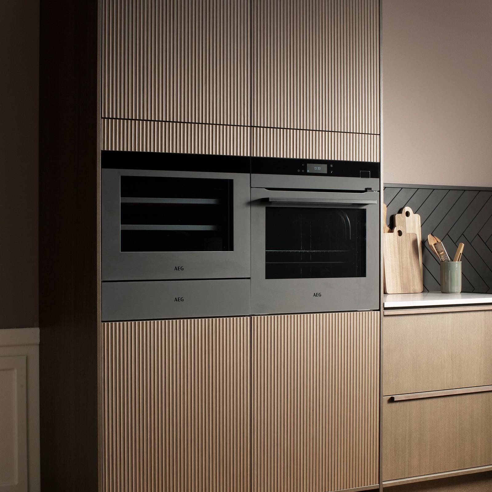 Forever Oak riflet højskab