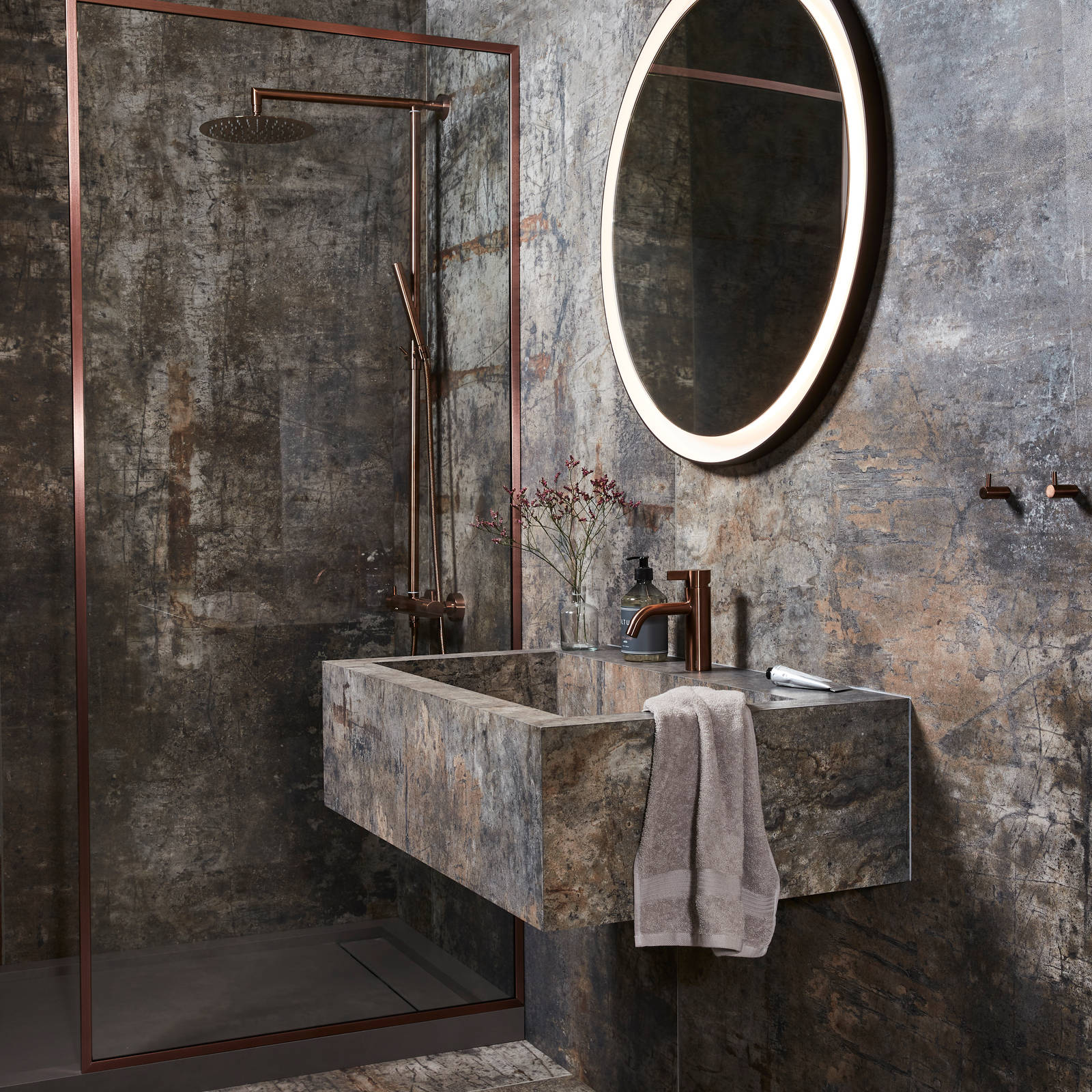 Cassøe badeværelse spejl bruser armatur