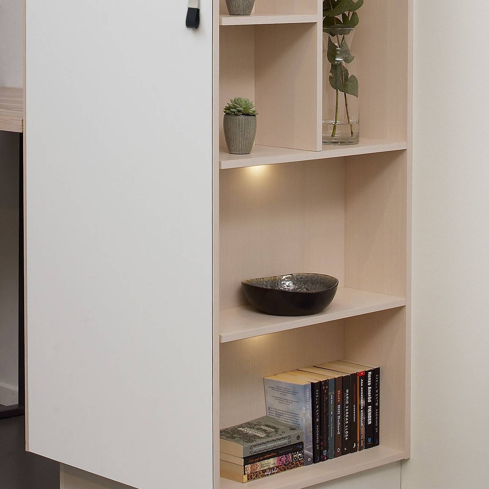 Norema kjøkken Høyskap med endehylle