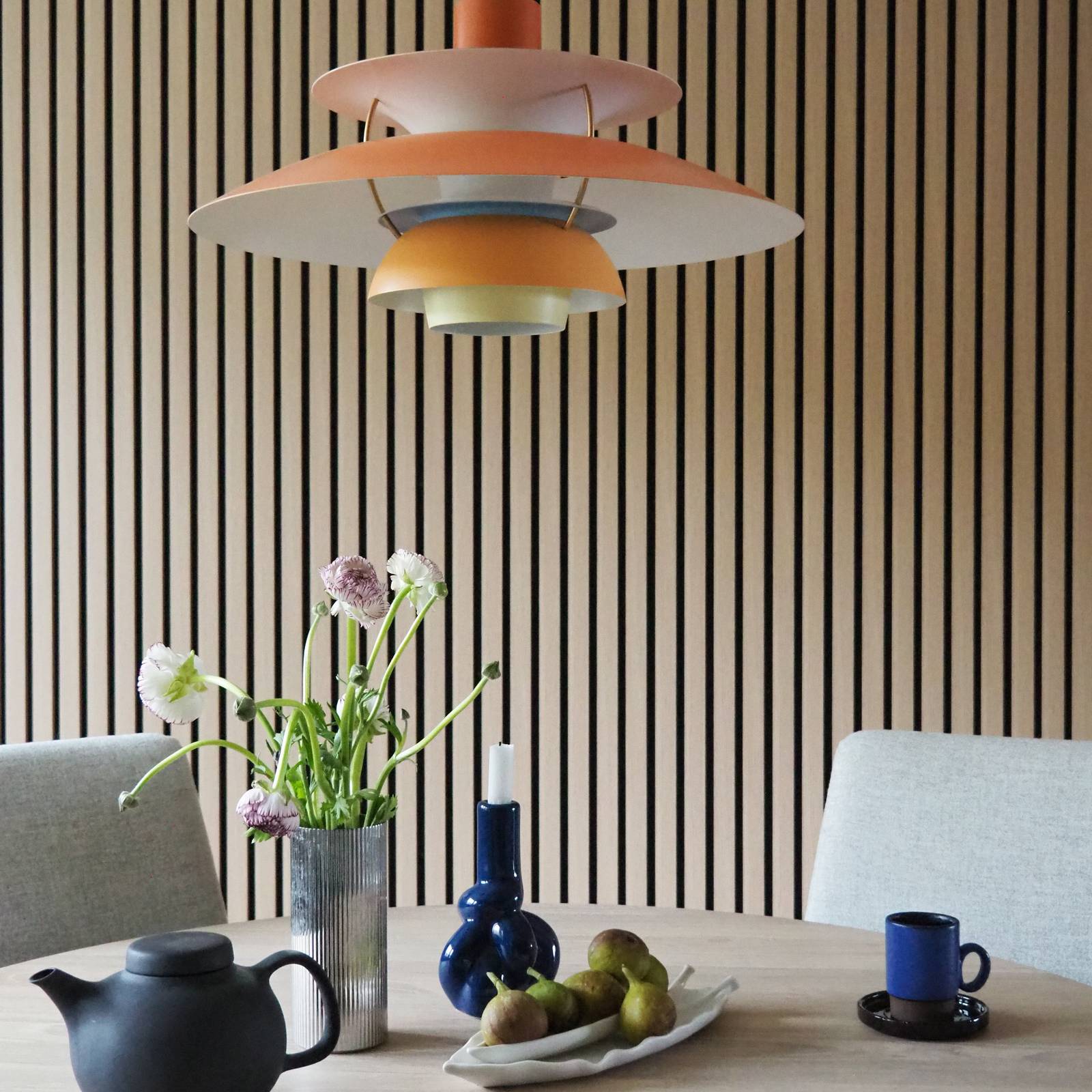 Kjøkkenmodell Square i fargen S 4005-Y20R/Mohair hos kunde i Moss. Benkeplate: Laminat Kandia Marmor.