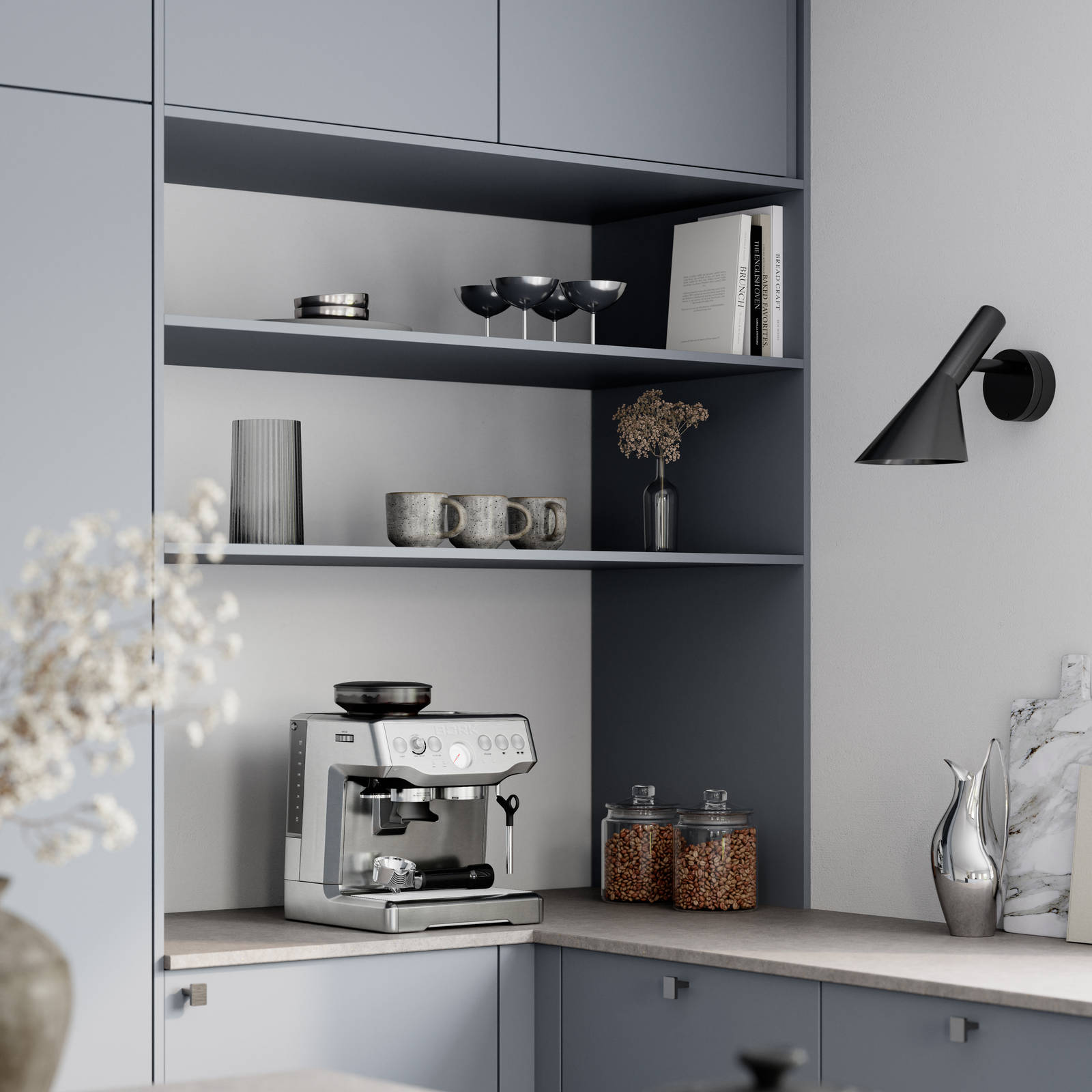 Mat og silkeblødt laminatkøkken Cover i Soft laminat med køkkenø fra INVITA med et seamless udtryck i farve Blåler