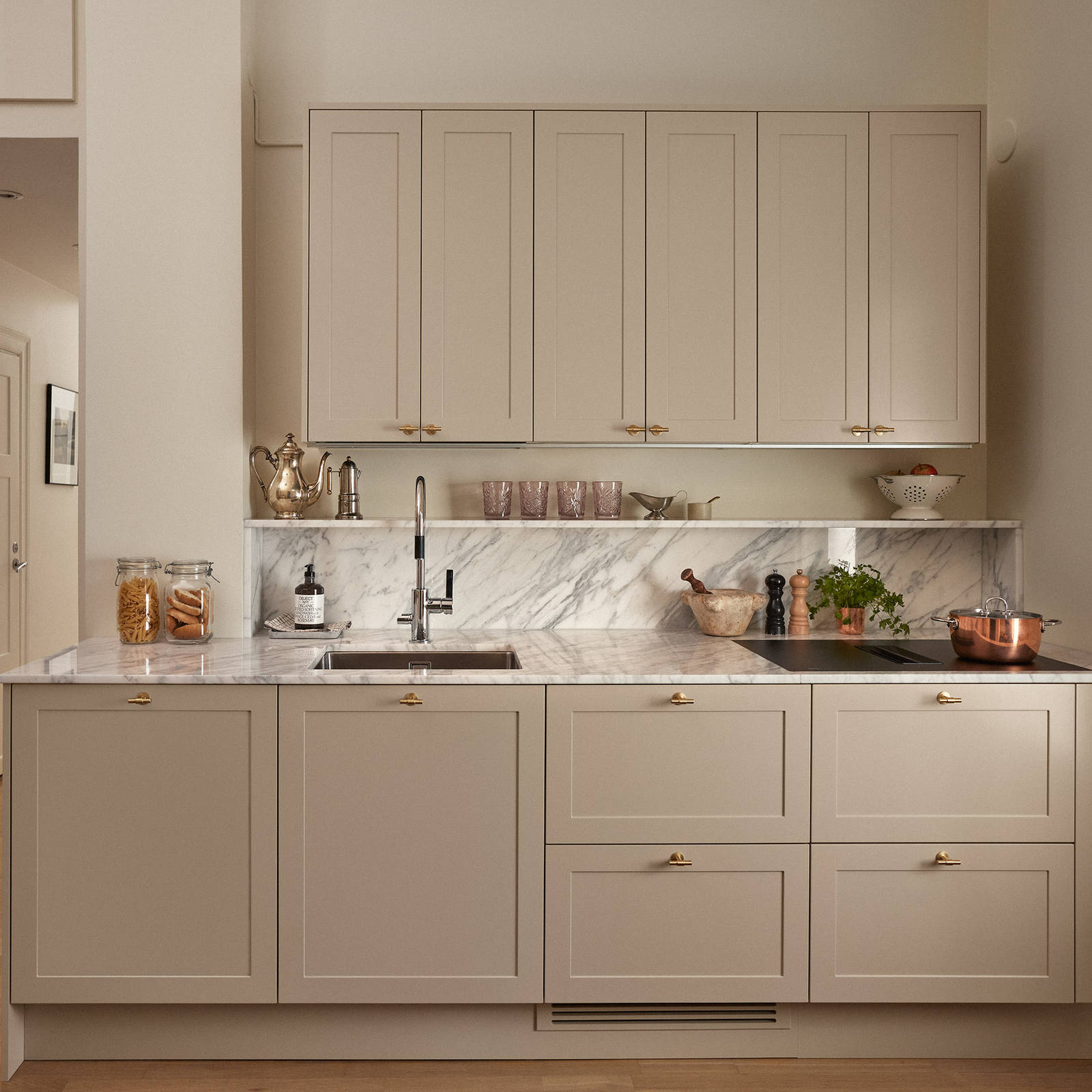 Novart_Pipsa_Jälkeen_allasseinä