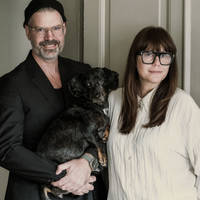 Ekteparet Sofie og Nils og hunden deres