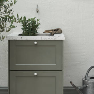 Marbodal - bänkskåp med kökslucka Fagerö Tall i grön kulör. Bänkskiva Marmor i laminat, marmorknopp med rostfri fot.