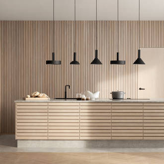 Kjøkkenmodellen Eikeli representerer en lun og nordisk eiketrend. Med sine malte lamellfronter i heltre eik, byr modellen på referanser til både kulinarisk bistro og urbane kafémiljøer.  Eikeli fåes kun som underskap.