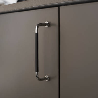 Marbodal - Lucka Arkitekt plus Bark. Handtag Lounge i läder och krom.