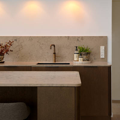 Josephine och Aske med Marbodal RE:New-luckor i sitt kök