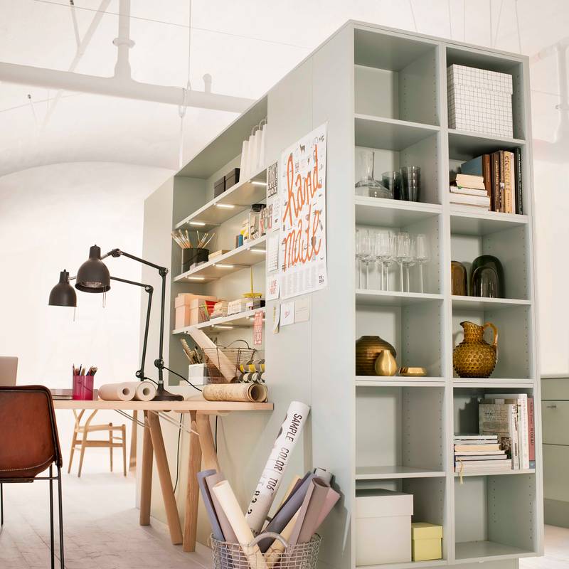 Denne modellen har et stort designregister. Med sine slette MDF-fronter i hele 15 forskjellige malte farger – pluss mulighet for fargetilpasset forkant på skrogene – gir Line deg absolutt alle muligheter.