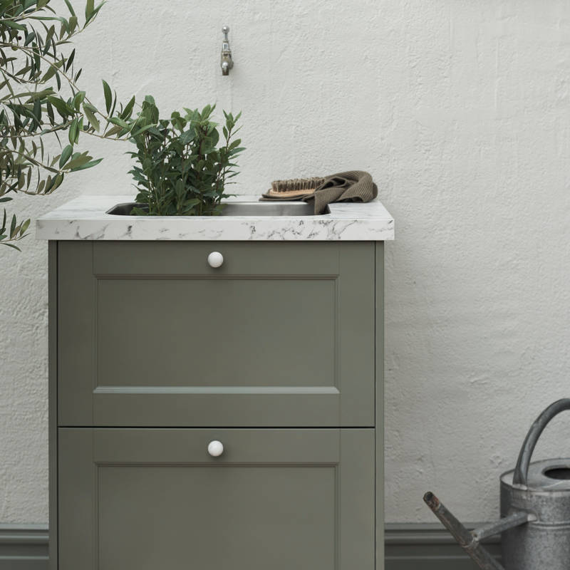 Marbodal - bänkskåp med kökslucka Fagerö Tall i grön kulör. Bänkskiva Marmor i laminat, marmorknopp med rostfri fot.