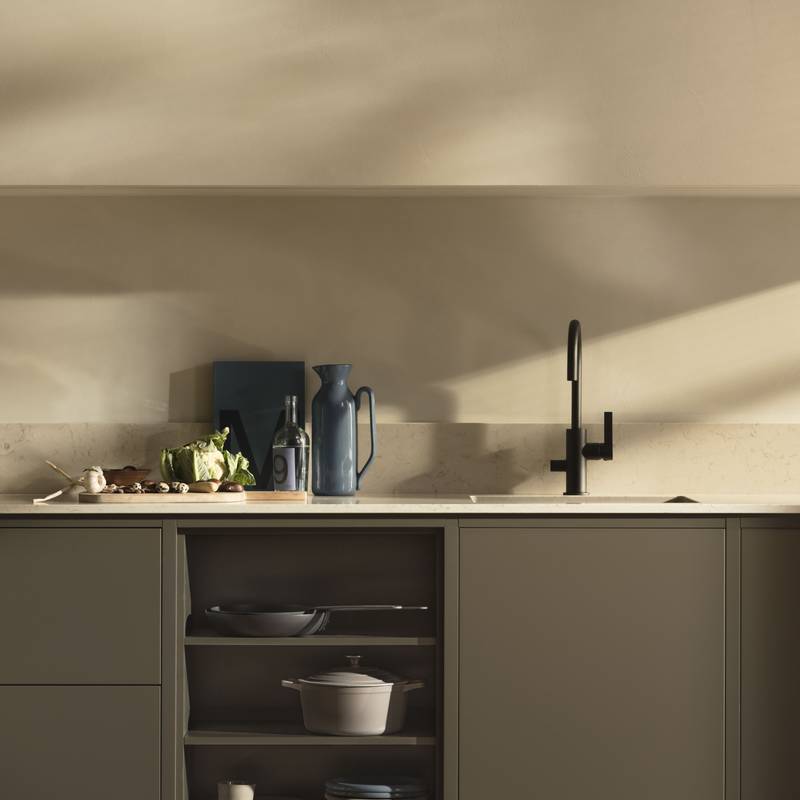 Varm minimalisme closeup af åbne hylder