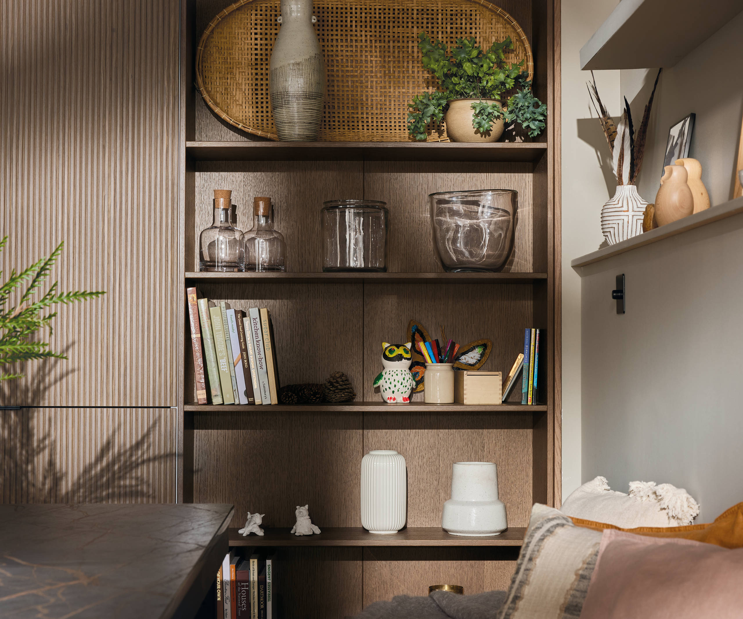 Open oak shelves in Magnet's kitchen Nordic Nature.