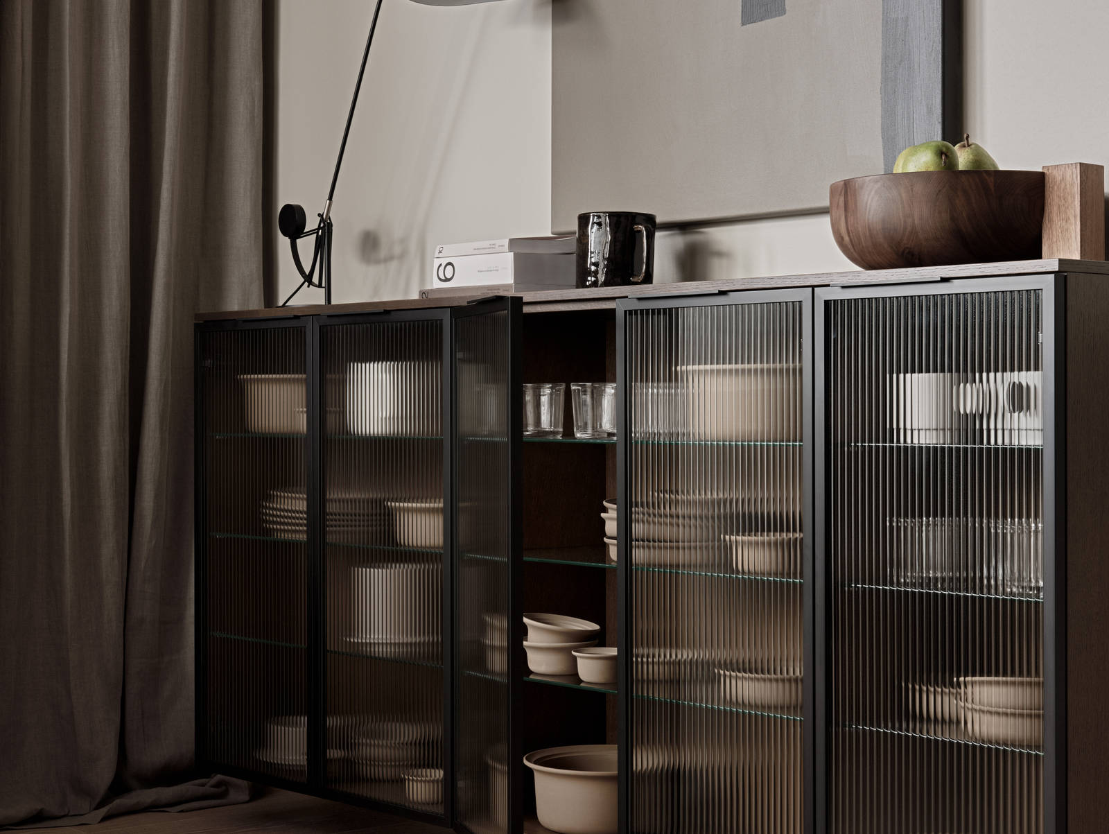 Be naturen inn og la de organiske formene møte hverdagen i Signatur Favn – et grenseløst kjøkken med naturens former i fokus.