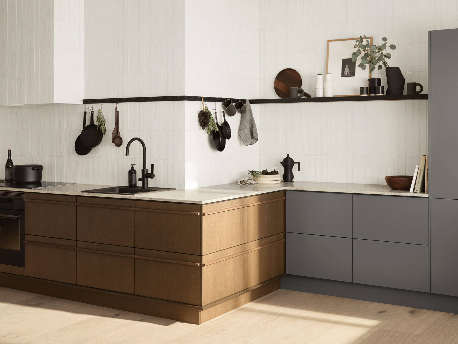 Be naturen inn og la de organiske formene møte hverdagen i Signatur Favn – et grenseløst kjøkken med naturens former i fokus.