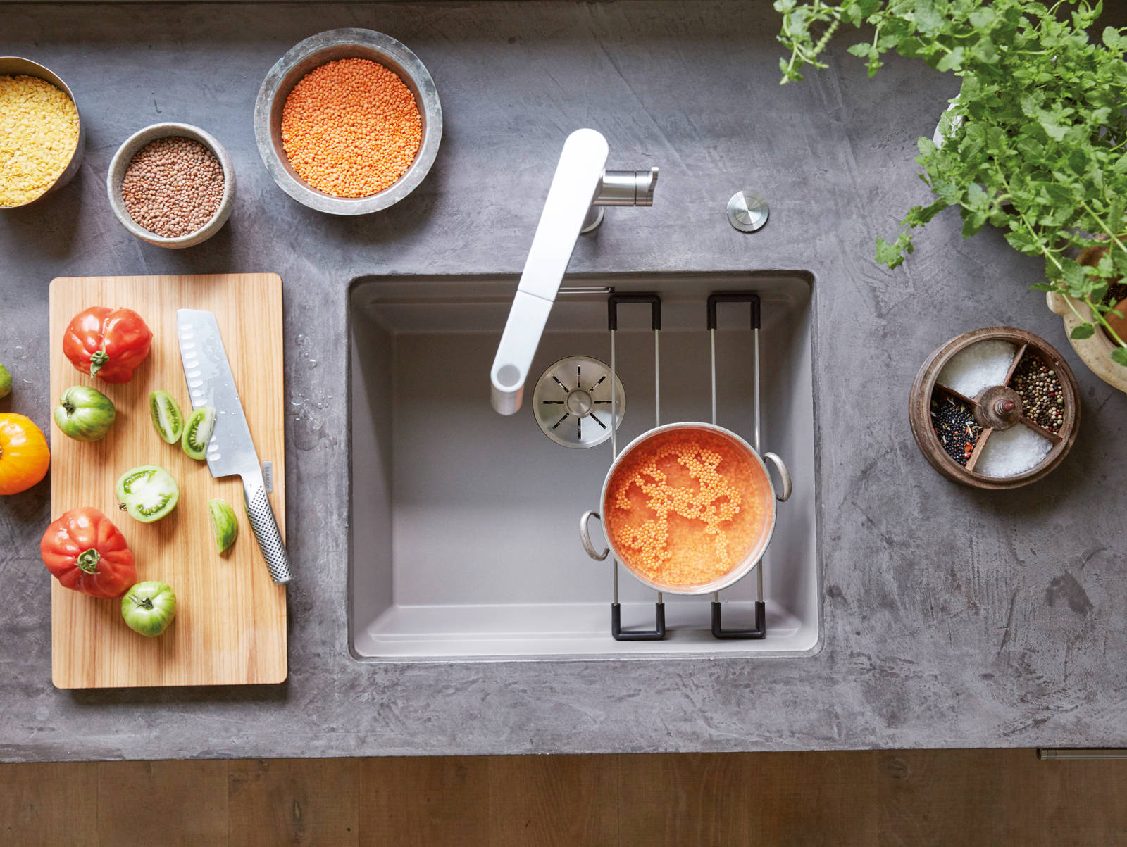 Køkkenvask og armatur