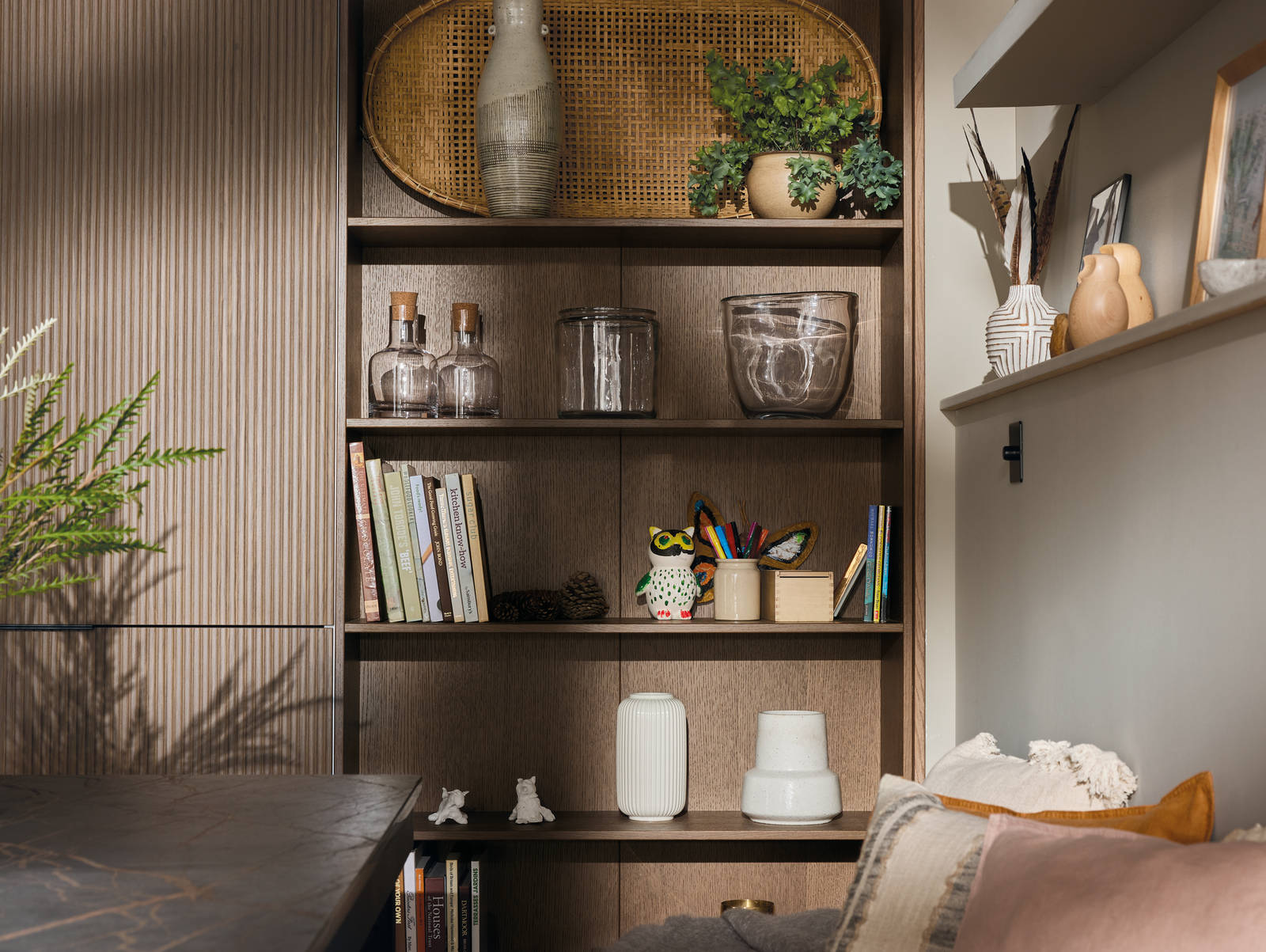 Open oak shelves in Magnet's kitchen Nordic Nature.