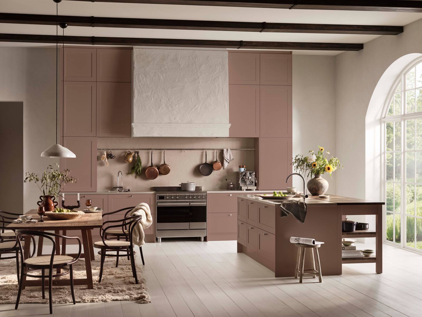 Scala er en klassisk kjøkkenmodell med moderne preg. Tidløs modell, med moderne linjer som gjør den relevant nå.