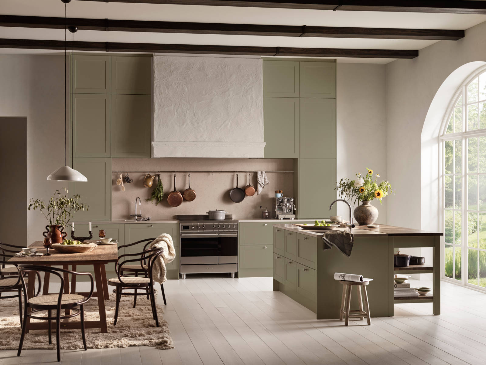 Scala er en klassisk kjøkkenmodell med moderne preg. Tidløs modell, med moderne linjer som gjør den relevant nå.