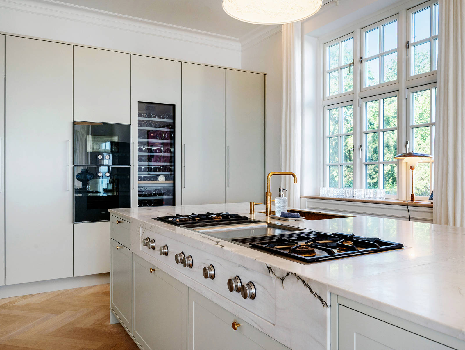 Luxury kitchen with appliances from the Gaggenau 400 series