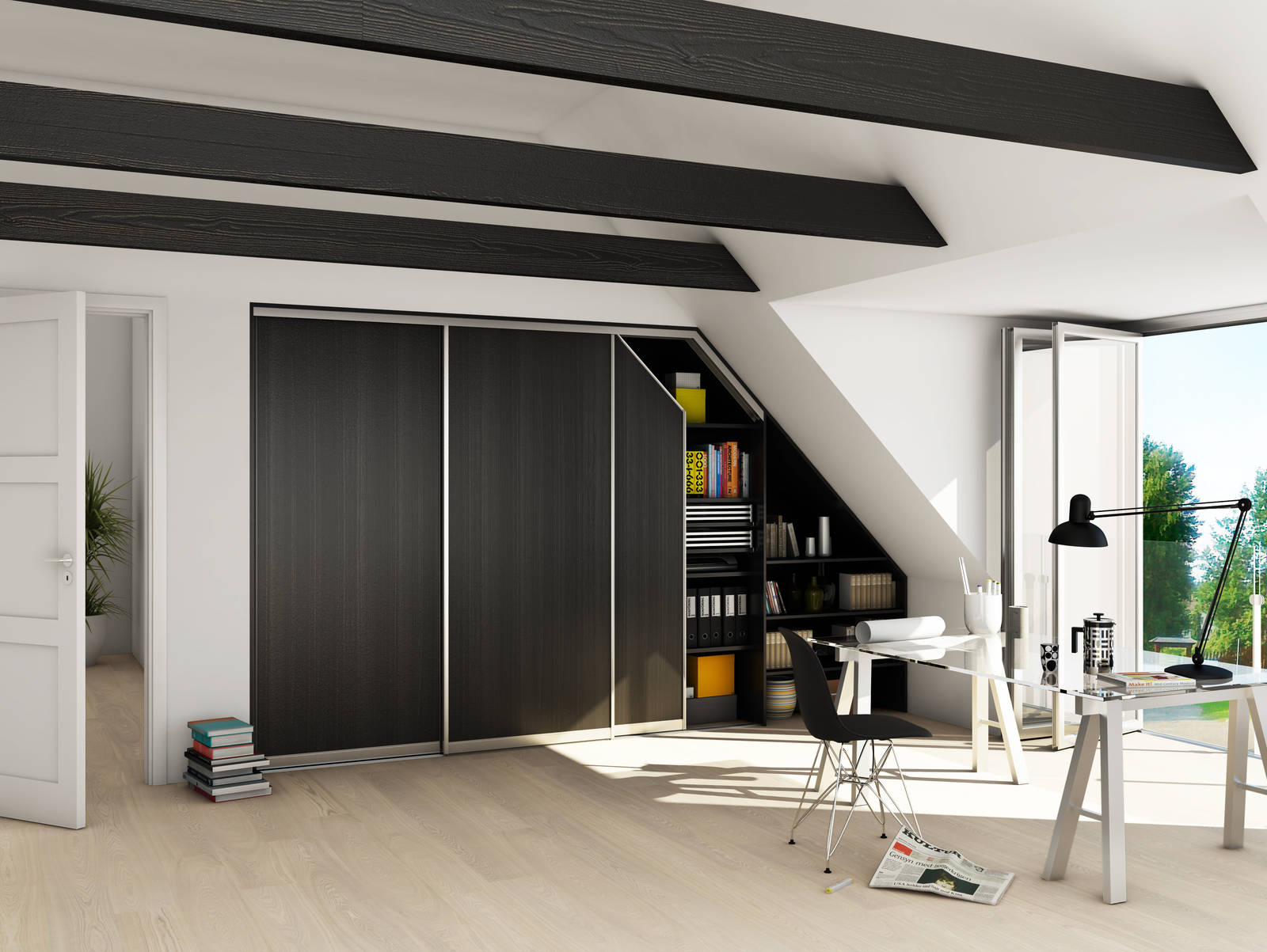 Garderobe under kiploft på Emmas kontor med skydedøre i sort træ