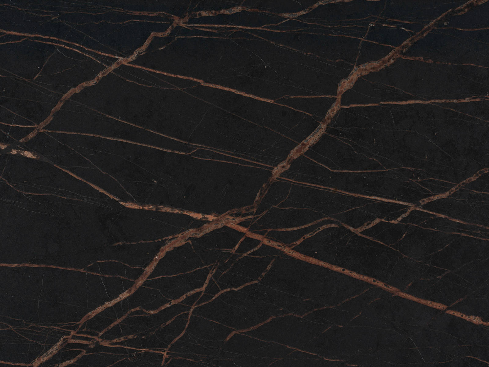 Keramiske benkeplater har alle de beste egenskapene tilgjengelig i en og samme benkeplate. Materialet er vedlikeholdsfritt, hygienisk, varmetolerant, ripebestandig, Uv-tolerant og produsert fra naturlige og resirkulerte materialer.