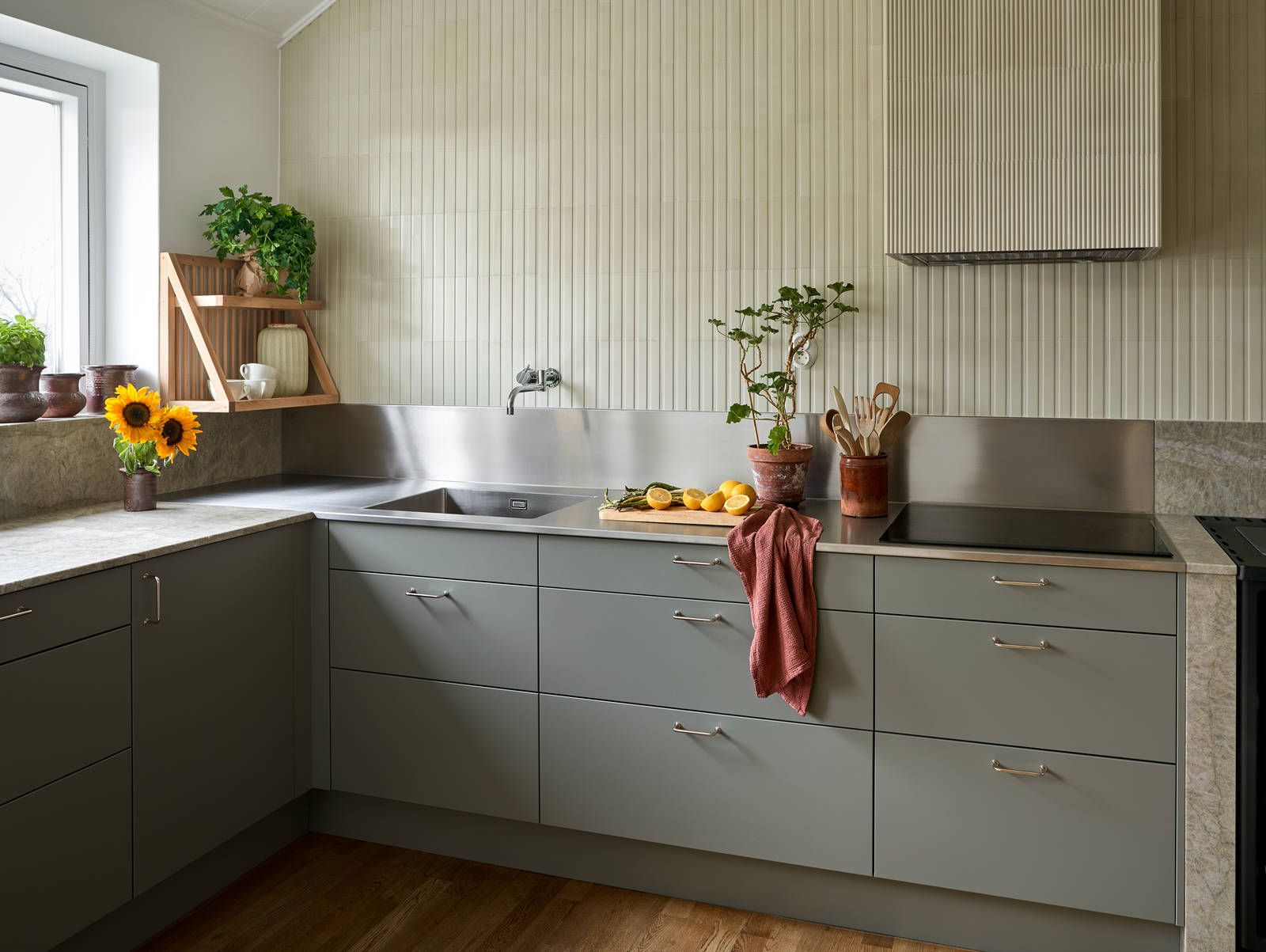 I et arkitekttegnet hus fra 1955 har Svante og Niclas fått sitt grønne drømmekjøkken.