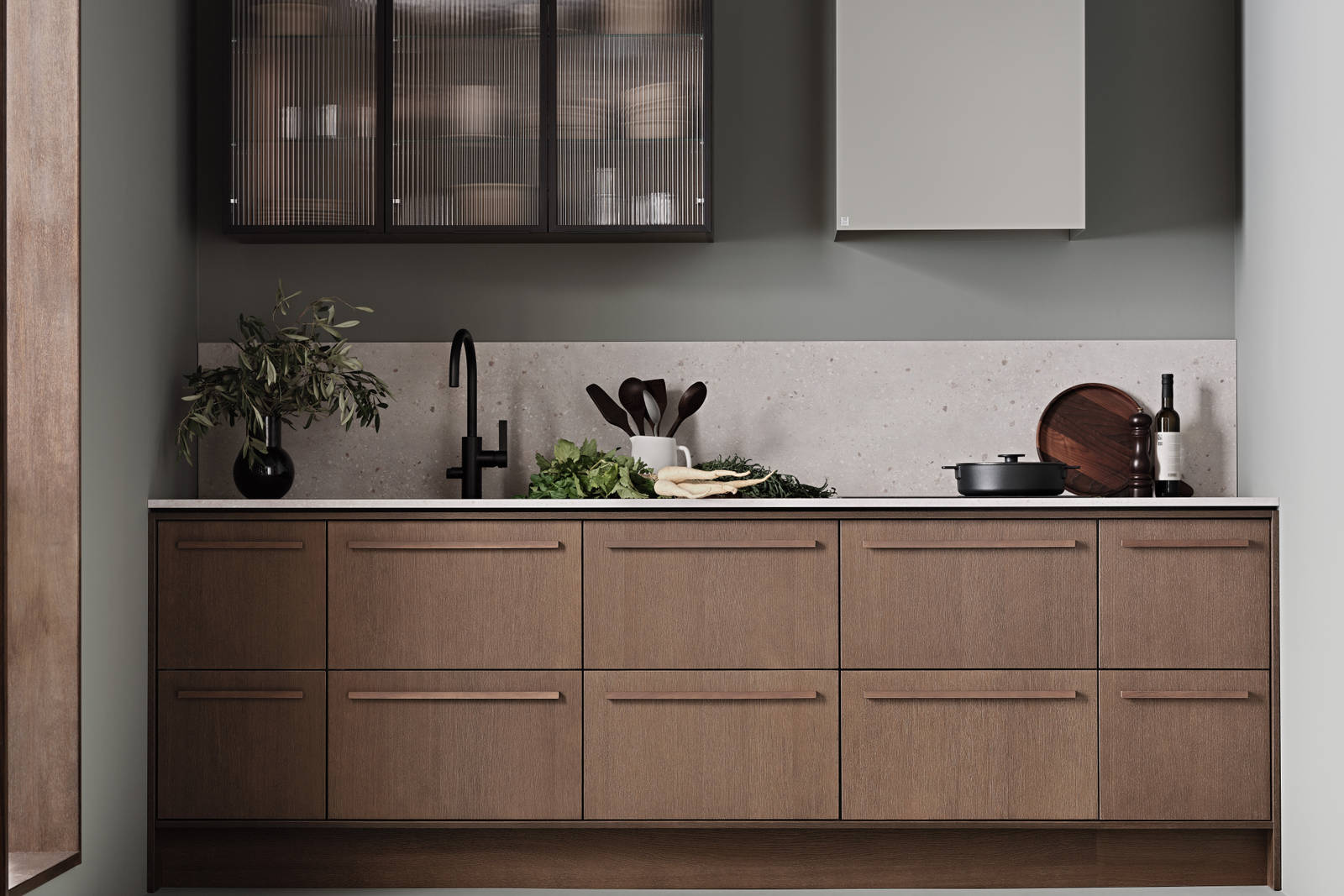 Marbodal Signatur Ekbacken - kök i ekfaner brunbetsad kulör