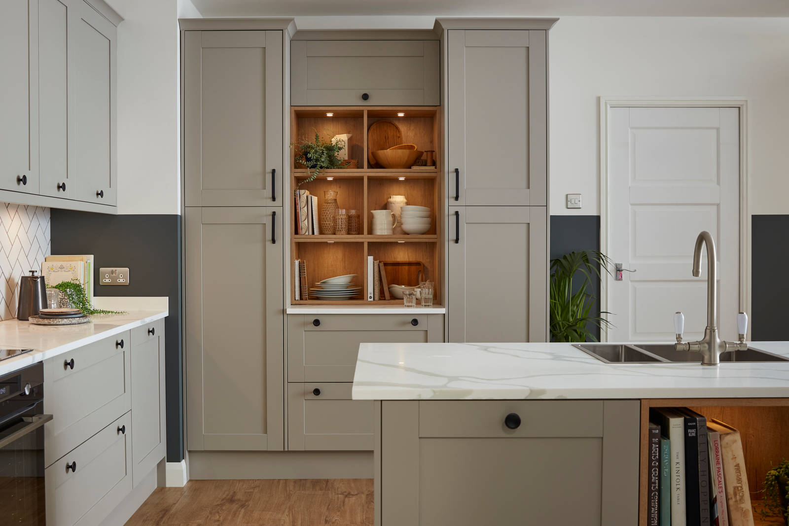Tatton Kitchen by Magnet. A beautiful easy to use kitchen with traditional features with stylish modern touches.