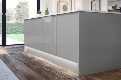 Luna Kitchen from Magnet. An affordable handless look with integrated J Pull doors for a stylish and modern look.