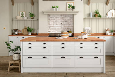 Ludlow kitchen. Our latest Shaker door, with a modern country-style. Available in all 20 Magnet Create colours.