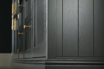 Ludlow, a traditional Shaker-style kitchen range in the shade Arboretum Green