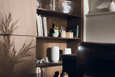 Close-up of open oak shelves in Magnet's kitchen Nordic Nature.
