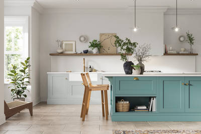 A stylish blue kitchen with contemporary Shaker panelling.