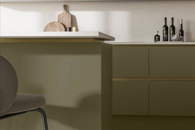 Modern and minimalist Integra Soho Balmoral kitchen, a frameless slab door with integrated handles in a smooth paint finish.