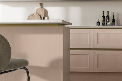 Handleless Shaker kitchen Integra Wardley Chalk Blush is traditional and contemporary with its narrow frame door with integrated handles and a painted timber finish.