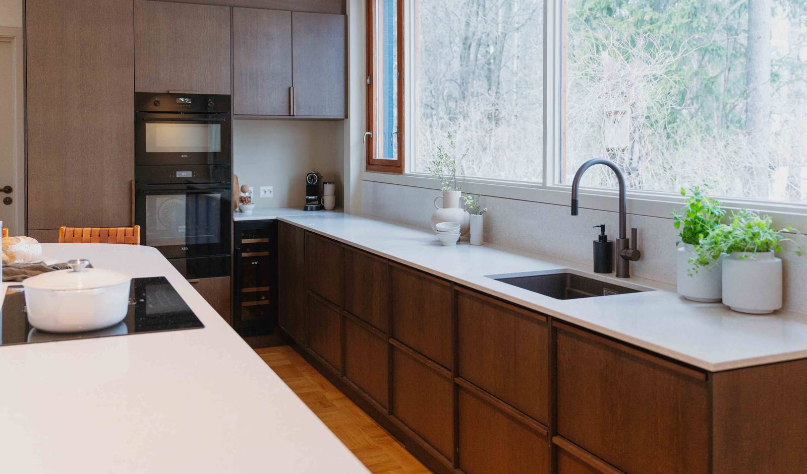 Forever Oak fra INVITA i brunbejdset eg.