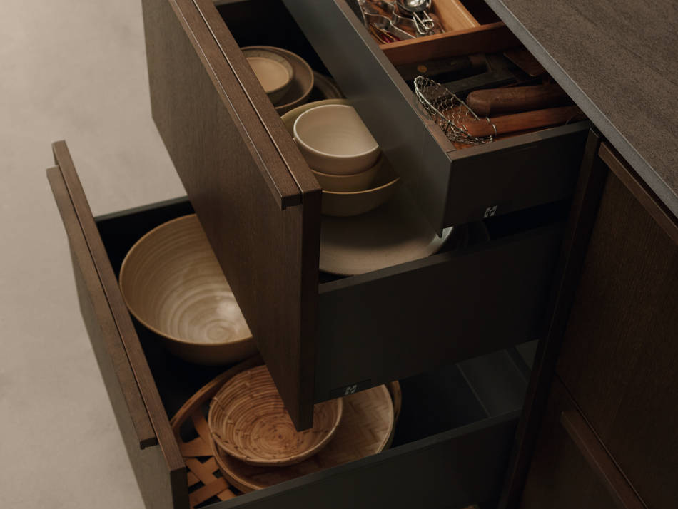 A Kitchen Drawer: Ultimate Organization Tips for Clutter-Free Spaces