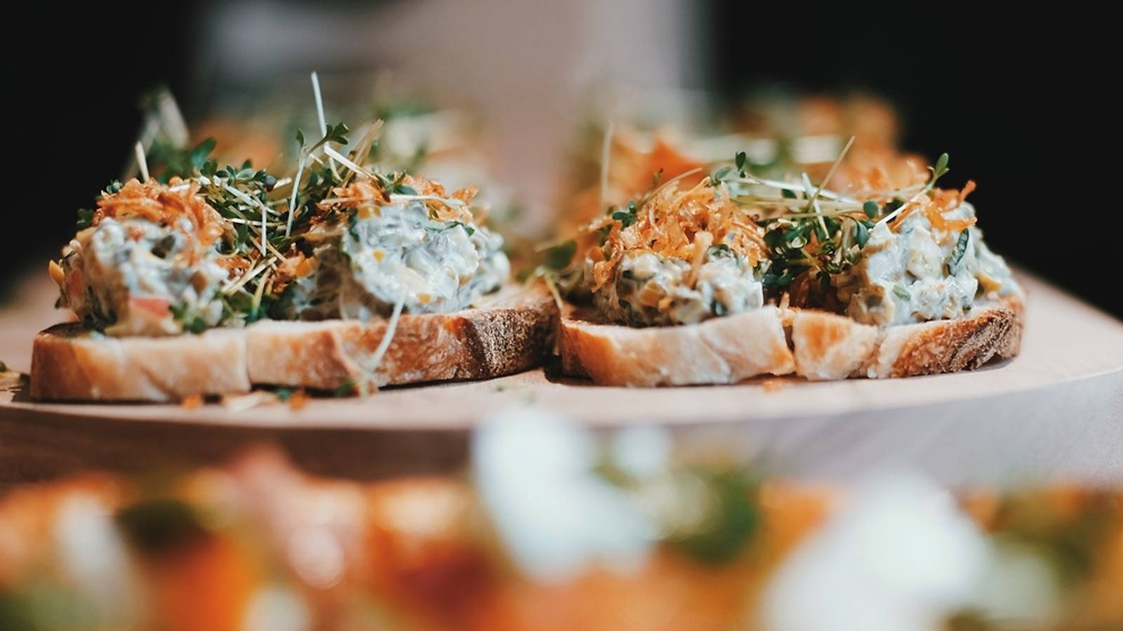 Smörrebröd med purjolöksremoulad